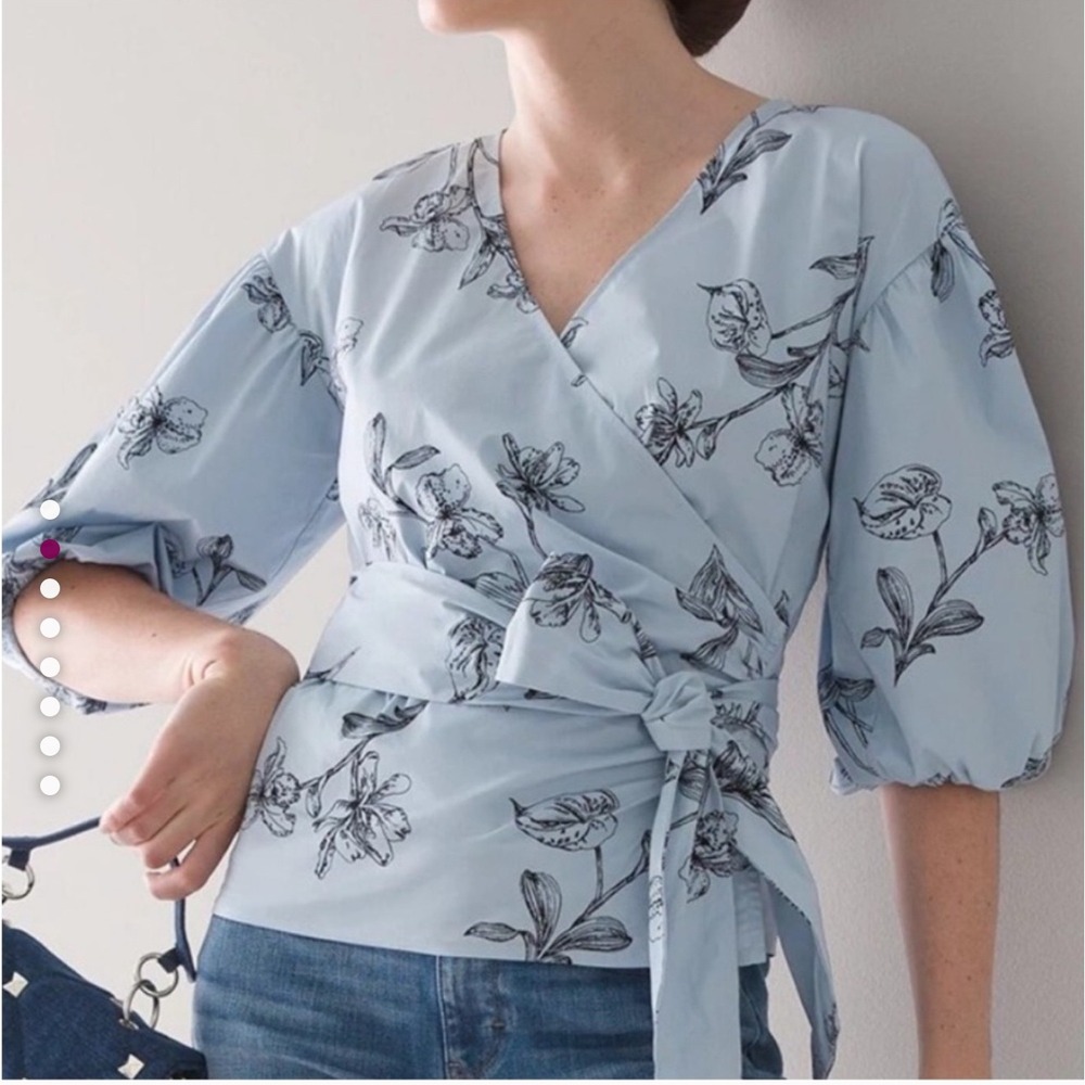 WHBM blue floral wrap shirt top‎ blouse Small